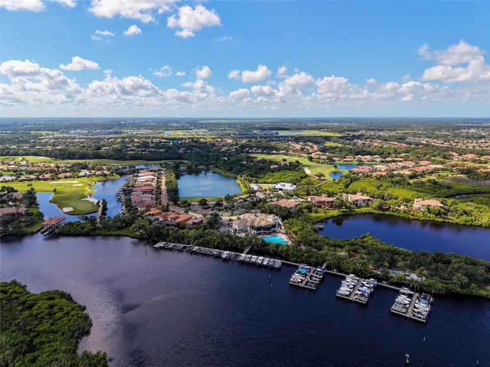 9719 DISCOVERY TERRACE Bradenton, FL 34212