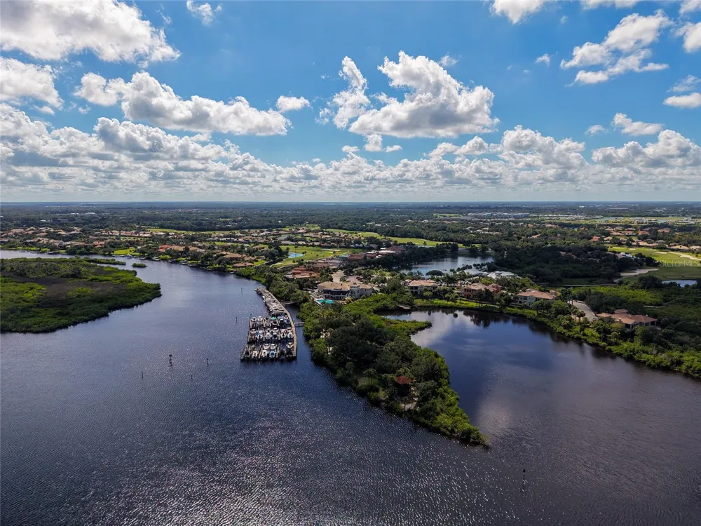 9719 DISCOVERY TERRACE Bradenton, FL 34212