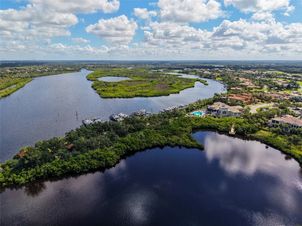 9719 DISCOVERY TERRACE Bradenton, FL 34212