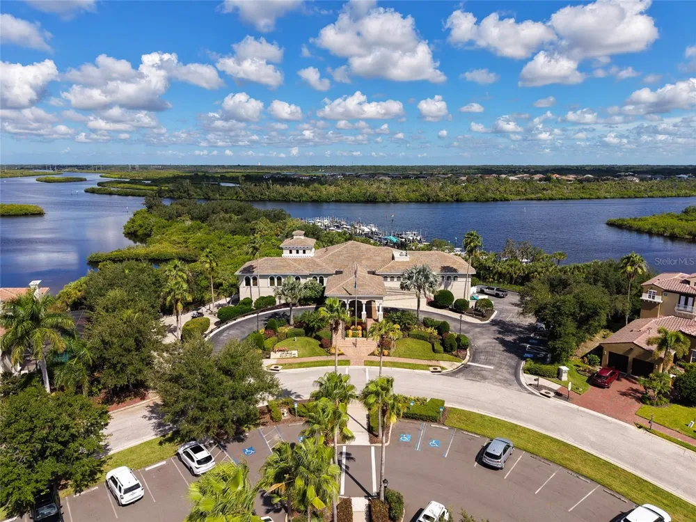 9719 DISCOVERY TERRACE Bradenton, FL 34212