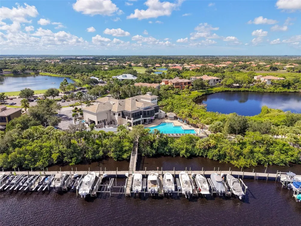 9719 DISCOVERY TERRACE Bradenton, FL 34212