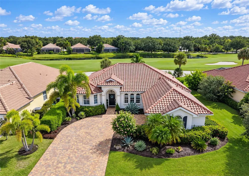 9719 DISCOVERY TERRACE Bradenton, FL 34212