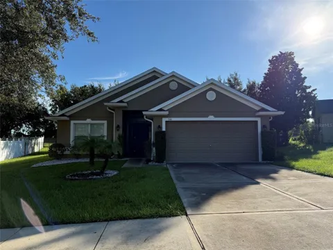 942 WILLOW OAK LOOP