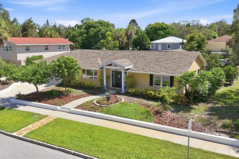 942 VIRGINIA DRIVE Sarasota, FL 34234