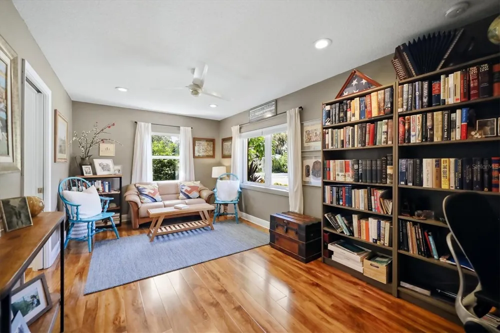 942 VIRGINIA DRIVE Sarasota, FL 34234
