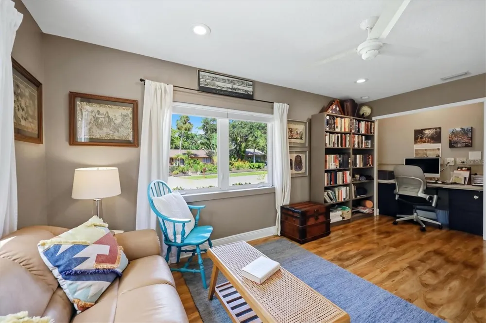 942 VIRGINIA DRIVE Sarasota, FL 34234