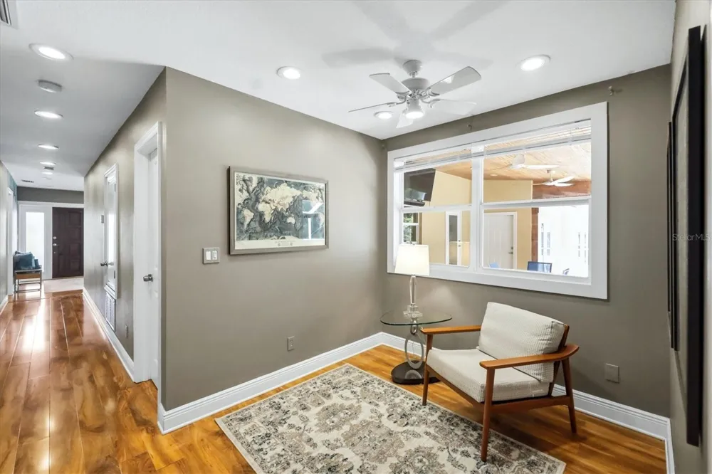 942 VIRGINIA DRIVE Sarasota, FL 34234