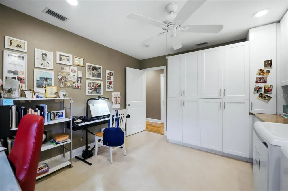 942 VIRGINIA DRIVE Sarasota, FL 34234