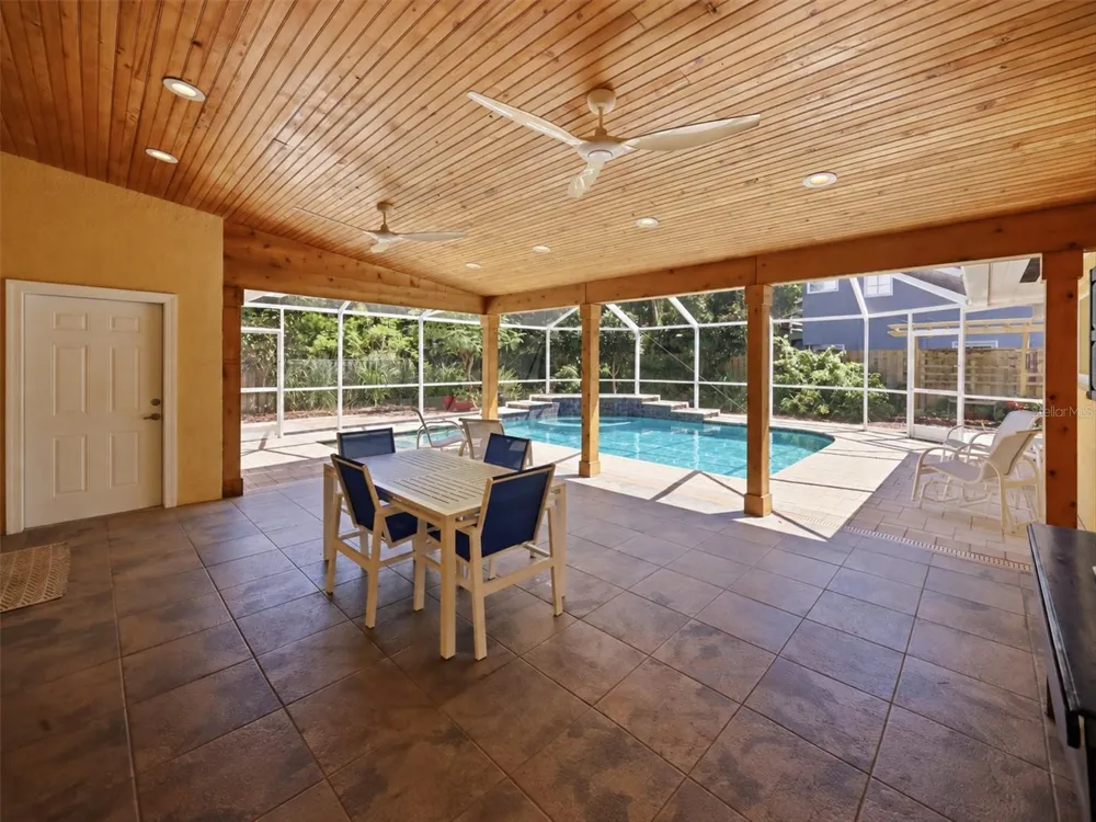 942 VIRGINIA DRIVE Sarasota, FL 34234