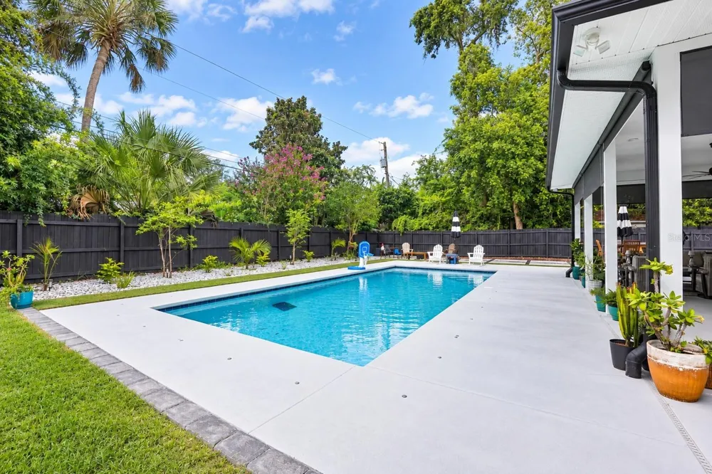 1741 NW 7TH AVENUE Gainesville, FL 32603
