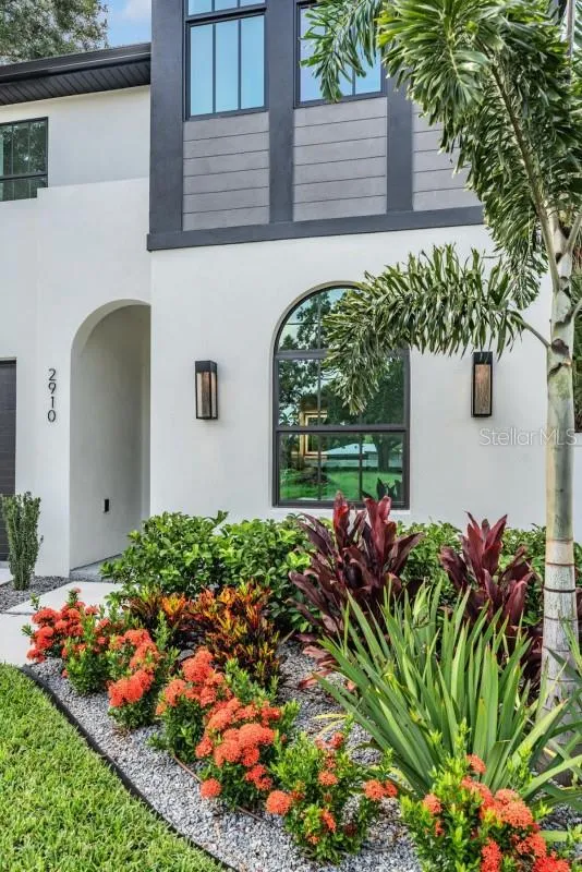 2910 W AILEEN STREET Tampa, FL 33607