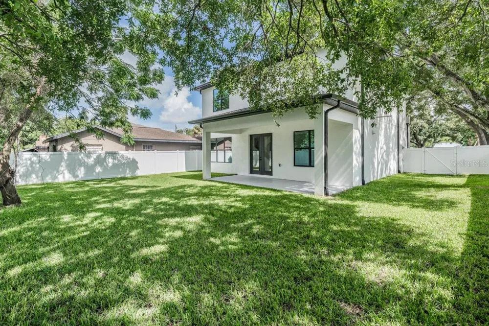 2910 W AILEEN STREET Tampa, FL 33607