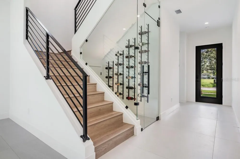 2910 W AILEEN STREET Tampa, FL 33607