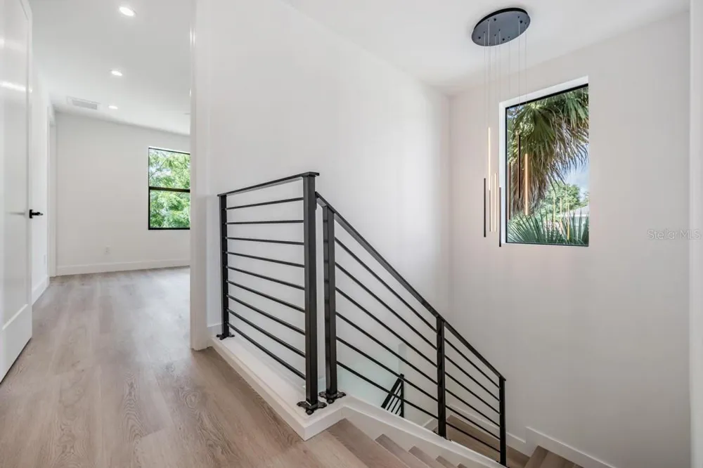 2910 W AILEEN STREET Tampa, FL 33607