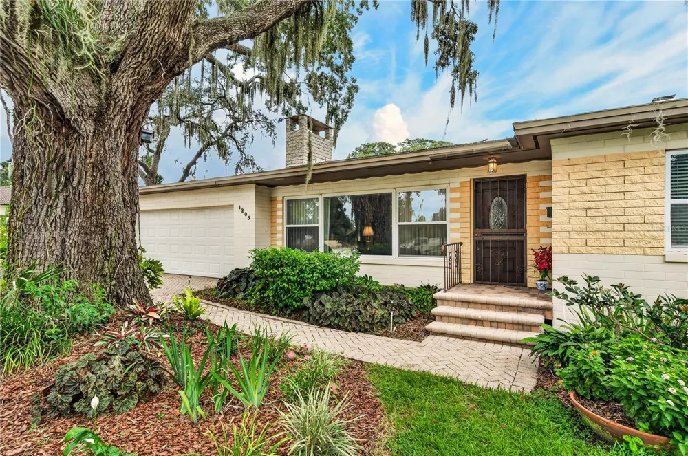 1205 DORCHESTER STREET Orlando, FL 32803