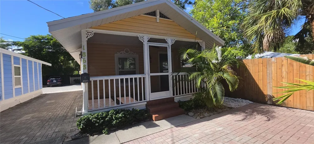 1868 LAUREL STREET Sarasota, FL 34236