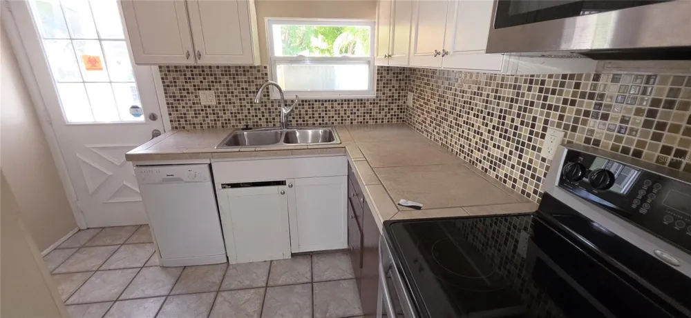 1868 LAUREL STREET Sarasota, FL 34236
