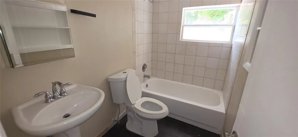 1868 LAUREL STREET Sarasota, FL 34236