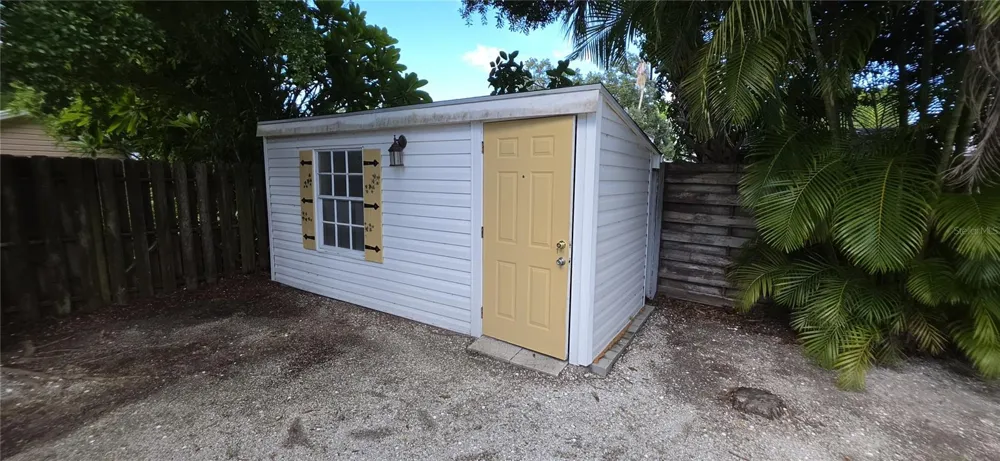 1868 LAUREL STREET Sarasota, FL 34236