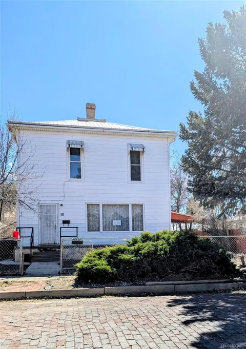 100 W 3 STREET