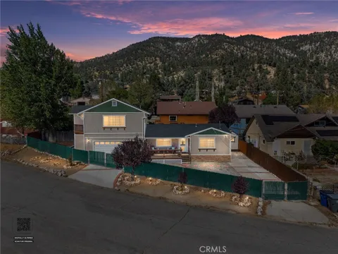 6537 Lakewood Drive