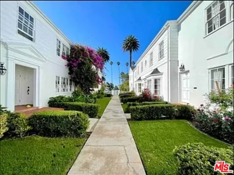 423 W Ocean Avenue #5