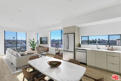 521 Gramercy Place #PH3