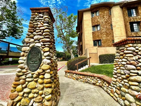 8840 Villa La Jolla Drive #220