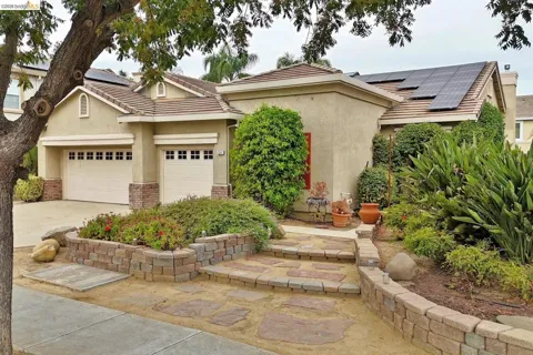 1341 Crescent Drive