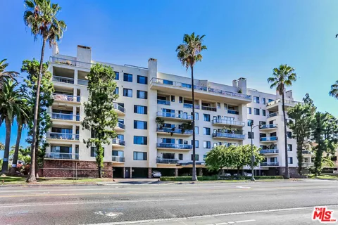 4460 Wilshire Boulevard #701