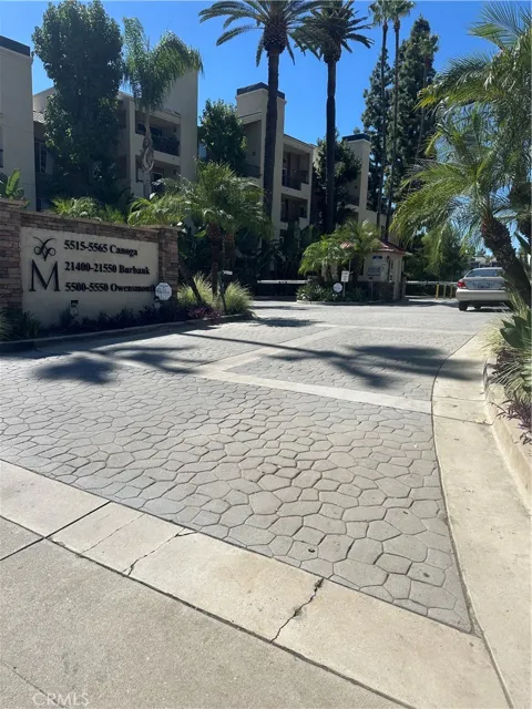 5525 Canoga #212