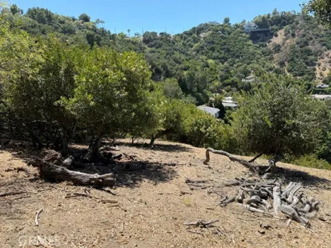 12937 Mulholland Drive