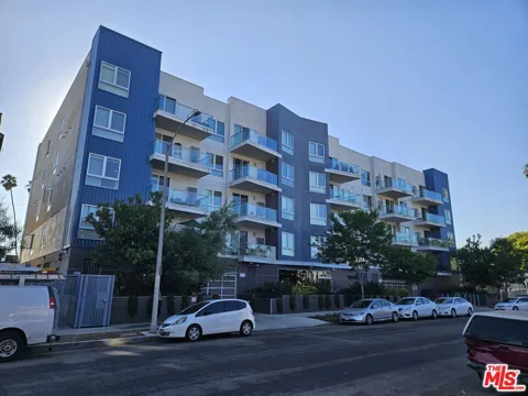 105 S Mariposa Avenue #403