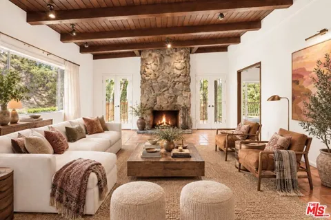 2370 Nichols Canyon Road