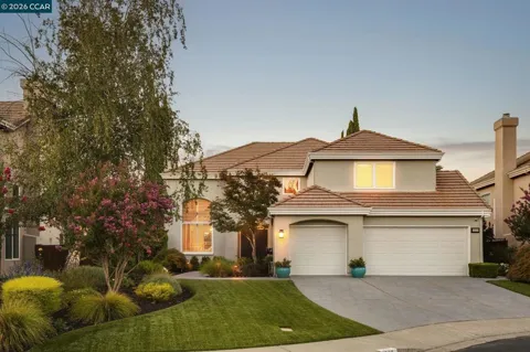 220 Dove Creek Ln