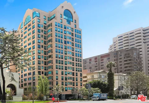 10520 Wilshire Boulevard #305