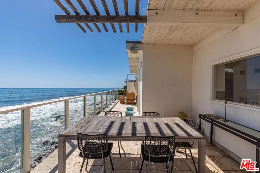 24216 Malibu Road Malibu, CA 90265