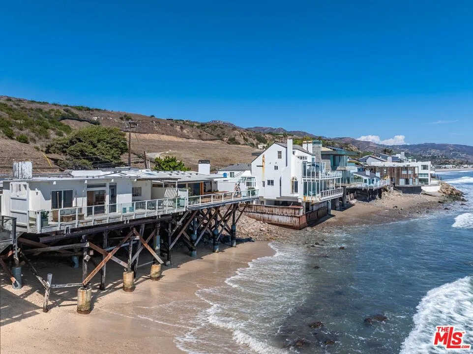 24216 Malibu Road Malibu, CA 90265
