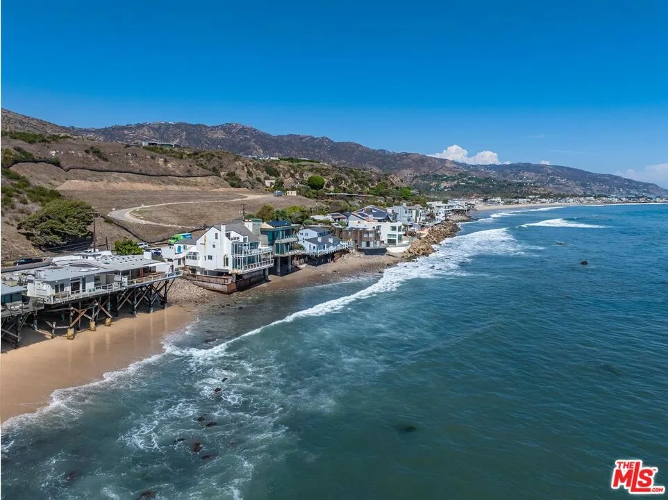 24216 Malibu Road Malibu, CA 90265