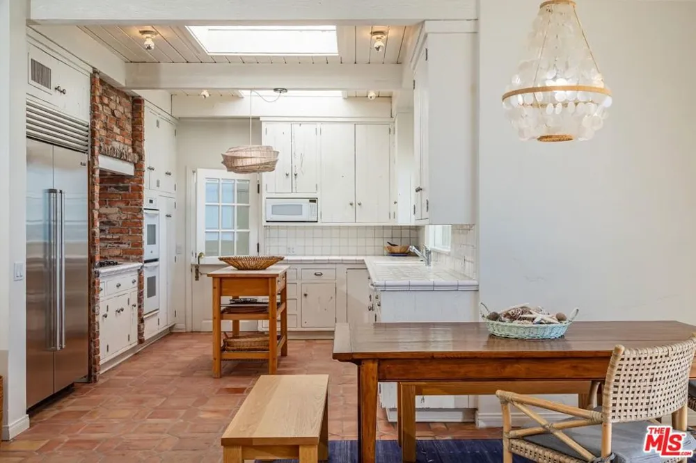 24216 Malibu Road Malibu, CA 90265