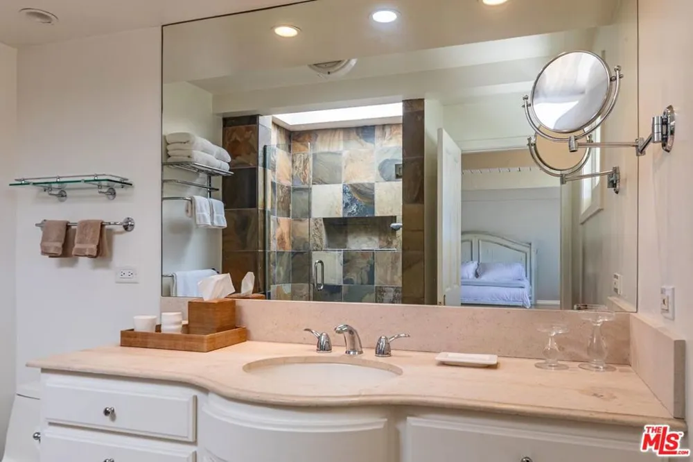 24216 Malibu Road Malibu, CA 90265