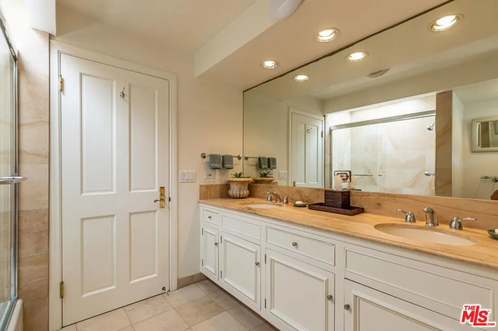24216 Malibu Road Malibu, CA 90265