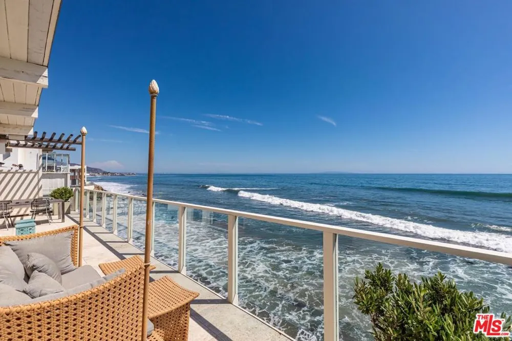 24216 Malibu Road Malibu, CA 90265