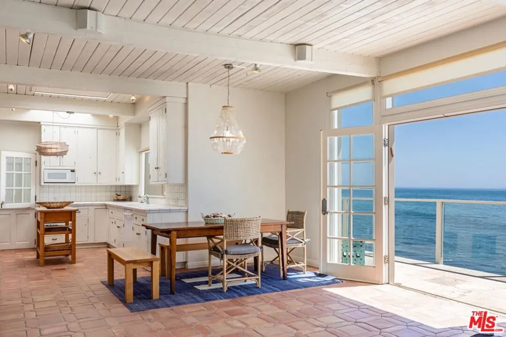 24216 Malibu Road Malibu, CA 90265