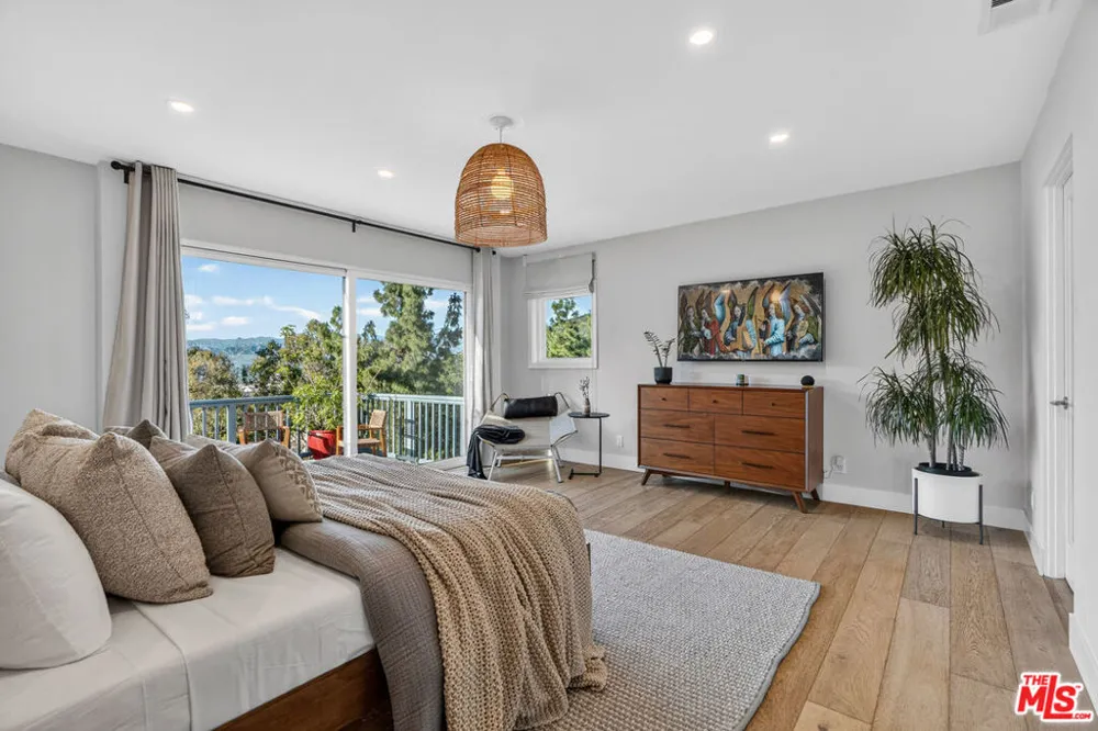 3457 Primera Avenue Los Angeles, CA 90068
