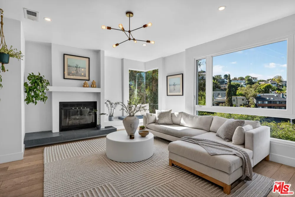 3457 Primera Avenue Los Angeles, CA 90068