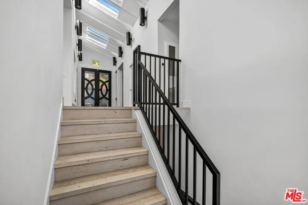 3457 Primera Avenue Los Angeles, CA 90068