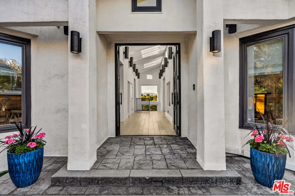 3457 Primera Avenue Los Angeles, CA 90068
