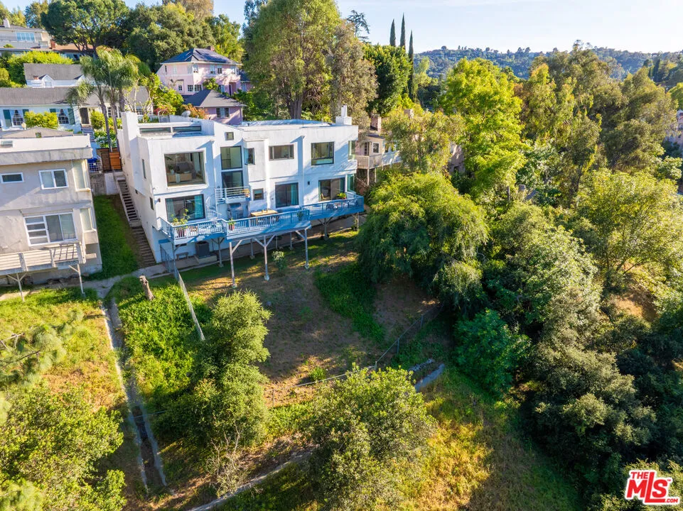 3457 Primera Avenue Los Angeles, CA 90068
