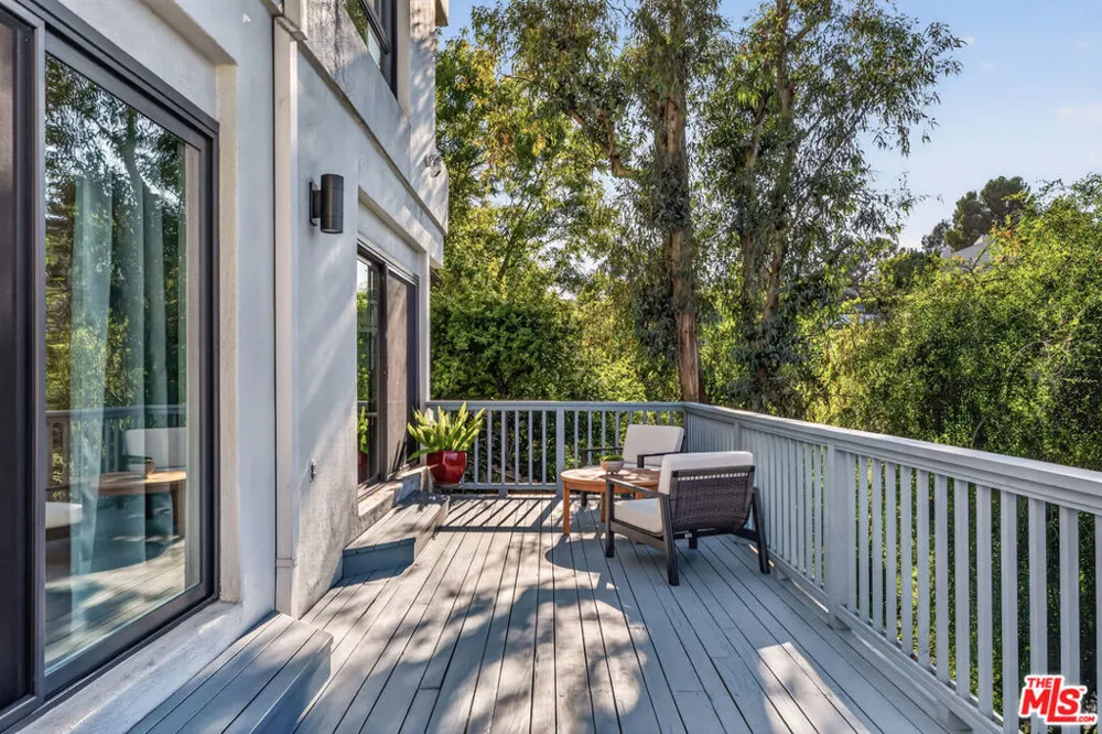 3457 Primera Avenue Los Angeles, CA 90068